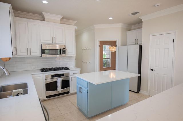 10108 Spicewood Mesa, Austin, TX 78759