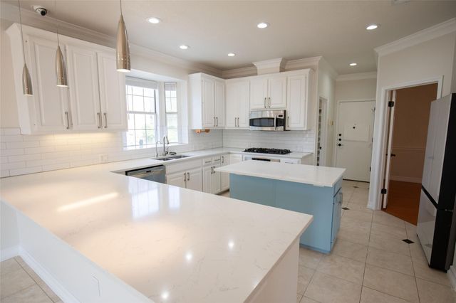 10108 Spicewood Mesa, Austin, TX 78759