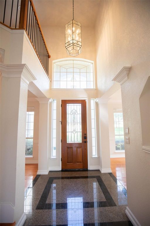 10108 Spicewood Mesa, Austin, TX 78759