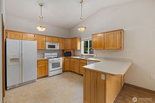 2220 Williams Road, Oak Harbor, WA 98177