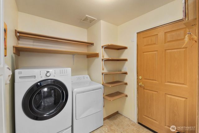 2220 Williams Road, Oak Harbor, WA 98177