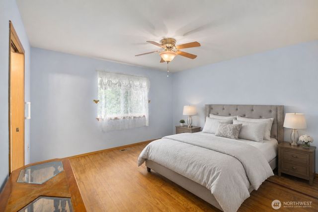 2220 Williams Road, Oak Harbor, WA 98177