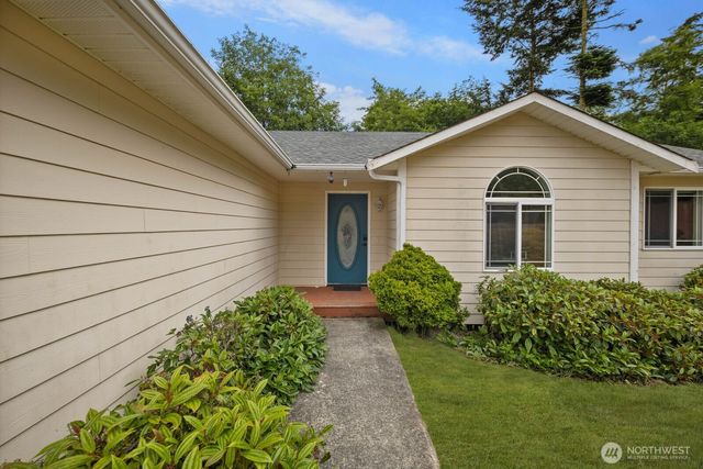 2220 Williams Road, Oak Harbor, WA 98177
