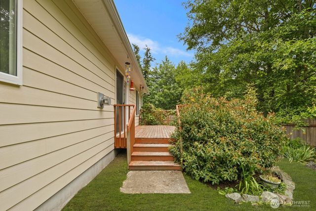 2220 Williams Road, Oak Harbor, WA 98177