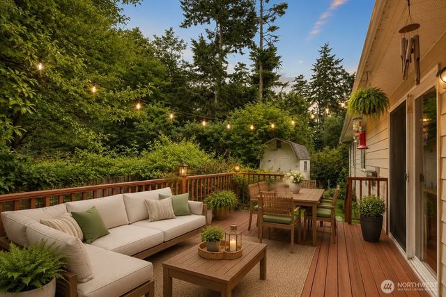 2220 Williams Road, Oak Harbor, WA 98177