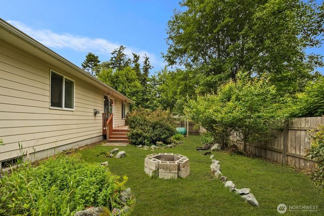 2220 Williams Road, Oak Harbor, WA 98177