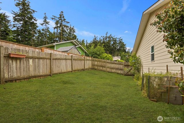 2220 Williams Road, Oak Harbor, WA 98177