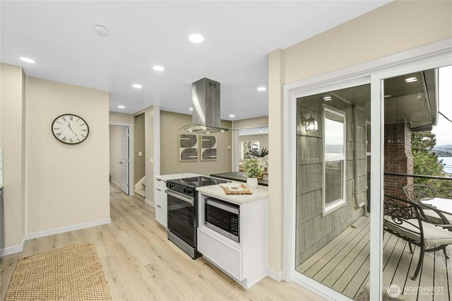 9919 Arrowsmith Avenue S, Seattle, WA 98118