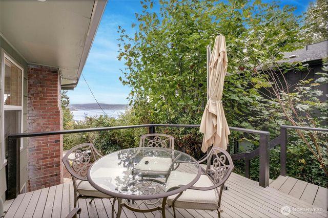 9919 Arrowsmith Avenue S, Seattle, WA 98118