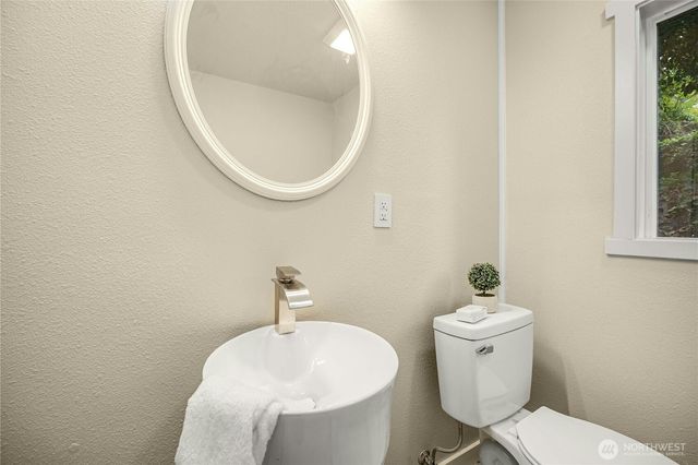 9919 Arrowsmith Avenue S, Seattle, WA 98118