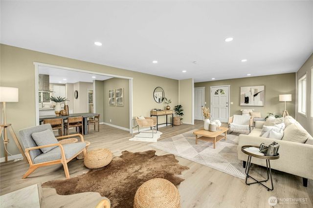 9919 Arrowsmith Avenue S, Seattle, WA 98118