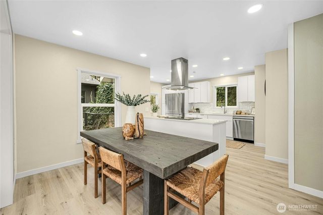 9919 Arrowsmith Avenue S, Seattle, WA 98118