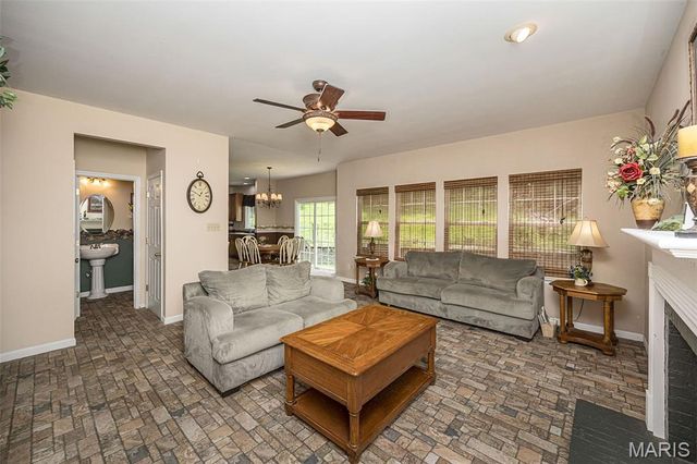 5521 Regency Woods Manor, Imperial, MO 63052