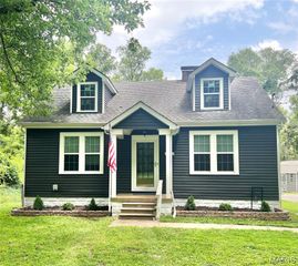 9515 Old Lincoln Trail, Fairview Heights, IL 62208
