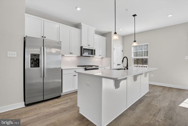 19753 GREEN VILLAGE DR, Montgomery Village, MD 20886