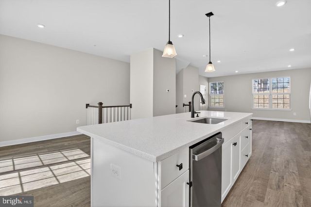 19753 GREEN VILLAGE DR, Montgomery Village, MD 20886