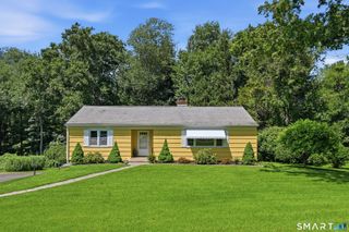 30 Maple Row, Bethel, CT 06801