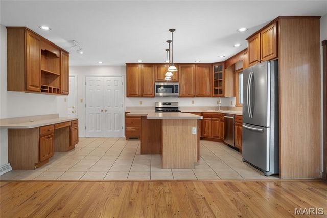 4765 Stanhope Drive, St Louis, MO 63128
