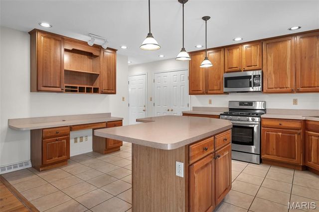 4765 Stanhope Drive, St Louis, MO 63128