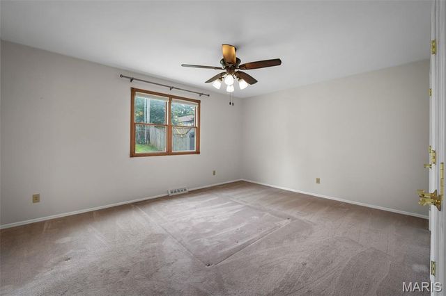 4765 Stanhope Drive, St Louis, MO 63128