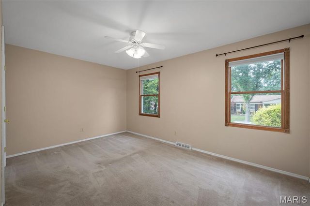 4765 Stanhope Drive, St Louis, MO 63128