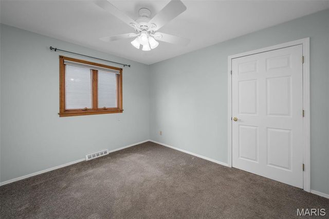 4765 Stanhope Drive, St Louis, MO 63128