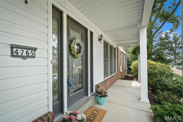 4765 Stanhope Drive, St Louis, MO 63128