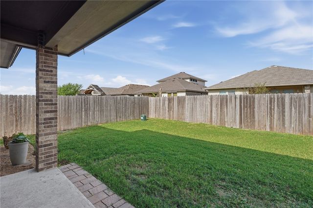 1026 Pasadena St, Portland, TX 78374