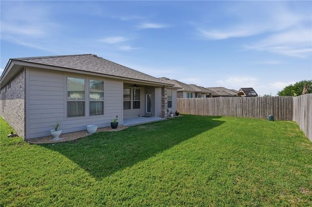 1026 Pasadena St, Portland, TX 78374