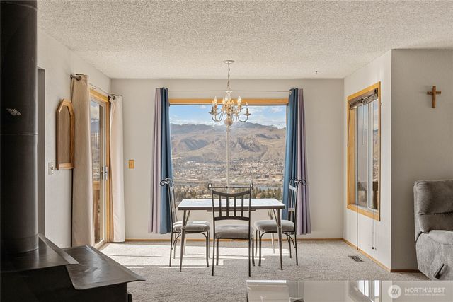 624 Daniels Drive NE, East Wenatchee, WA 98802