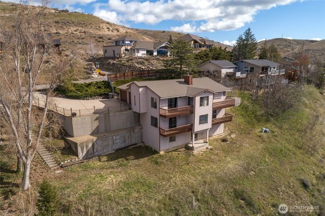 624 Daniels Drive NE, East Wenatchee, WA 98802