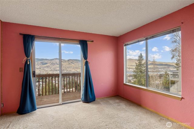 624 Daniels Drive NE, East Wenatchee, WA 98802