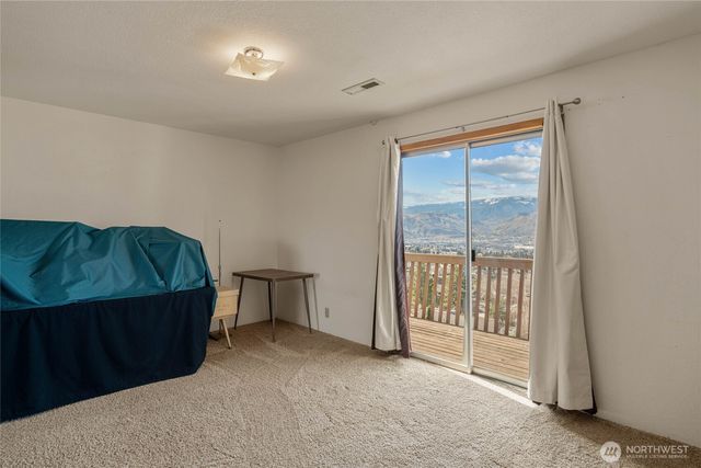 624 Daniels Drive NE, East Wenatchee, WA 98802