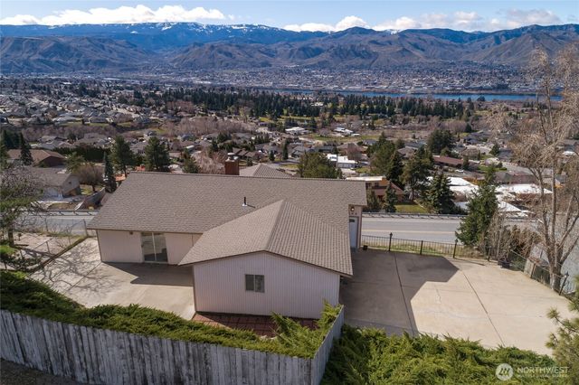624 Daniels Drive NE, East Wenatchee, WA 98802