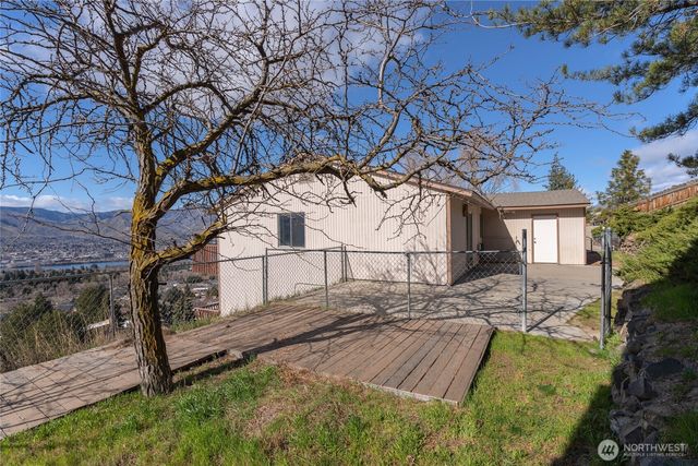 624 Daniels Drive NE, East Wenatchee, WA 98802