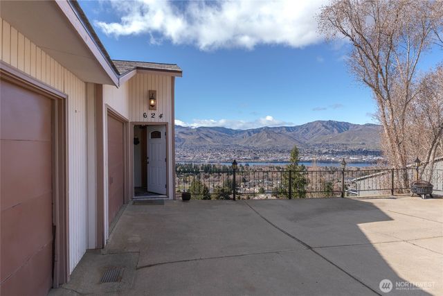 624 Daniels Drive NE, East Wenatchee, WA 98802