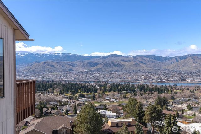 624 Daniels Drive NE, East Wenatchee, WA 98802