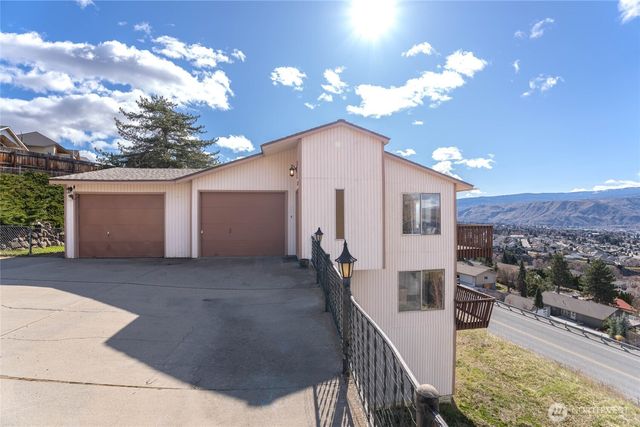 624 Daniels Drive NE, East Wenatchee, WA 98802