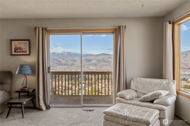 624 Daniels Drive NE, East Wenatchee, WA 98802