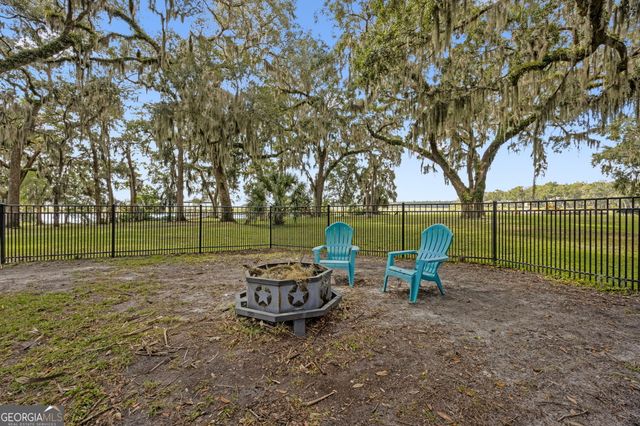 628 London Hill Road W, Woodbine, GA 31569