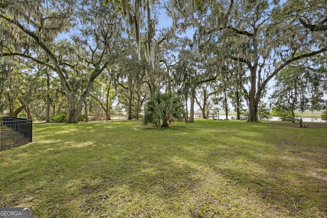 628 London Hill Road W, Woodbine, GA 31569