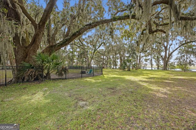 628 London Hill Road W, Woodbine, GA 31569