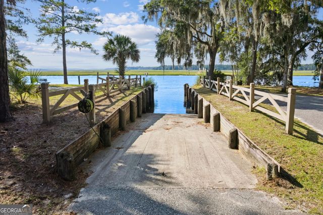 628 London Hill Road W, Woodbine, GA 31569