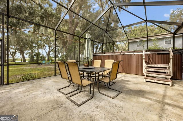 628 London Hill Road W, Woodbine, GA 31569