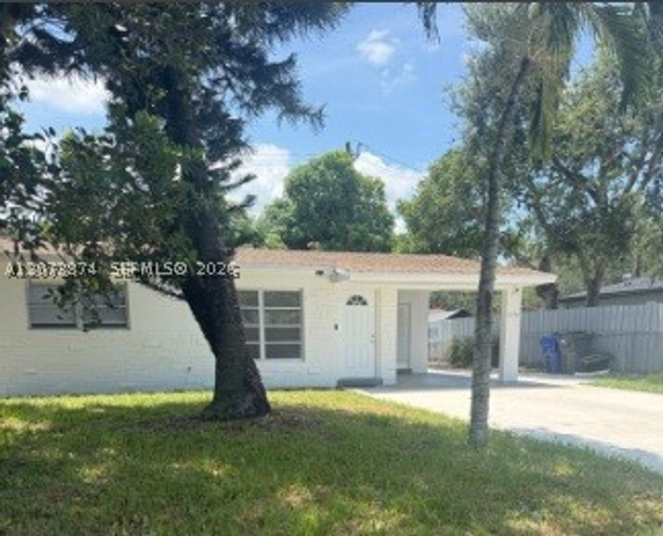 7170 Custer St, Hollywood, FL 33024