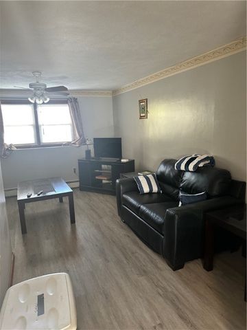 424 Smithfield Avenue 1, Pawtucket, RI 02860