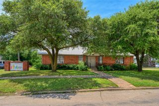 220 S Elm Street, Sherman, TX 75090