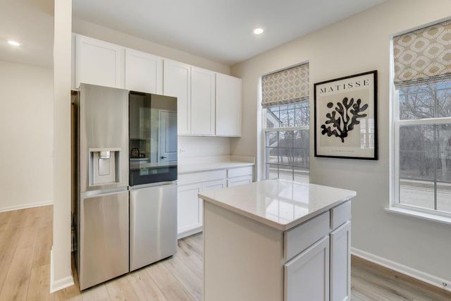 1406 Neubauer Circle 1904, Lindenhurst, IL 60046