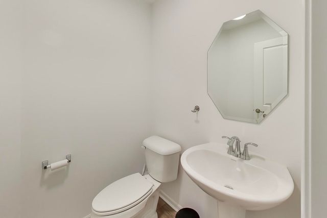 1406 Neubauer Circle 1904, Lindenhurst, IL 60046