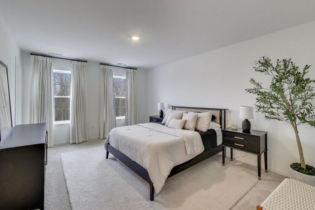 1406 Neubauer Circle 1904, Lindenhurst, IL 60046